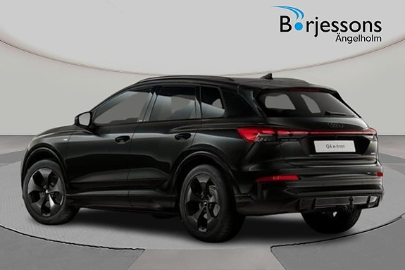 Audi Q4 e-tron 3 of 5