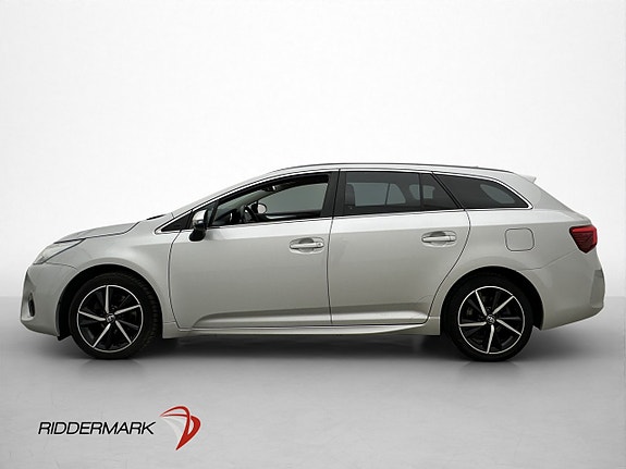 Toyota Avensis 4 of 5