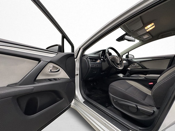 Toyota Avensis 10 of 30