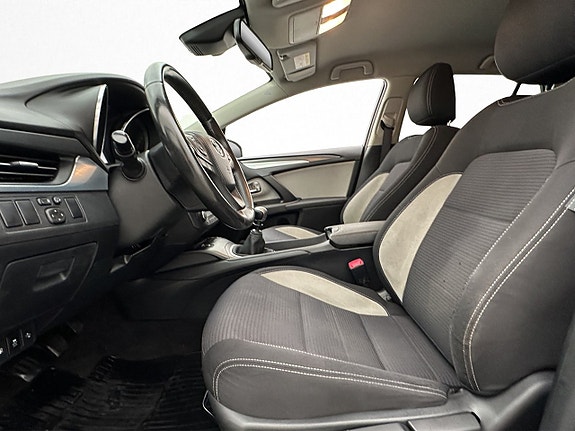 Toyota Avensis 11 of 30