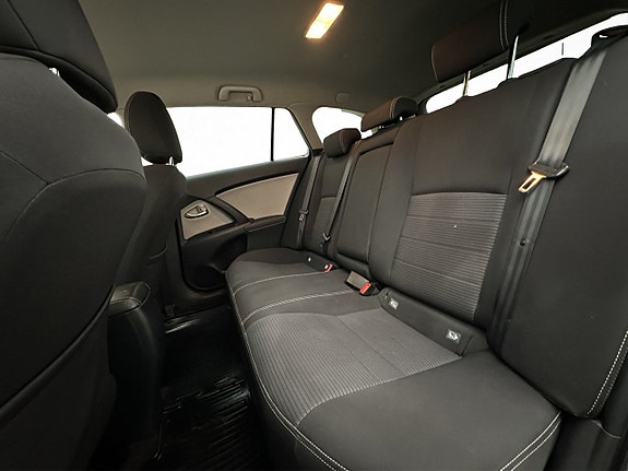 Toyota Avensis 16 of 30