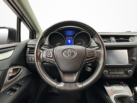 Toyota Avensis 13 of 30