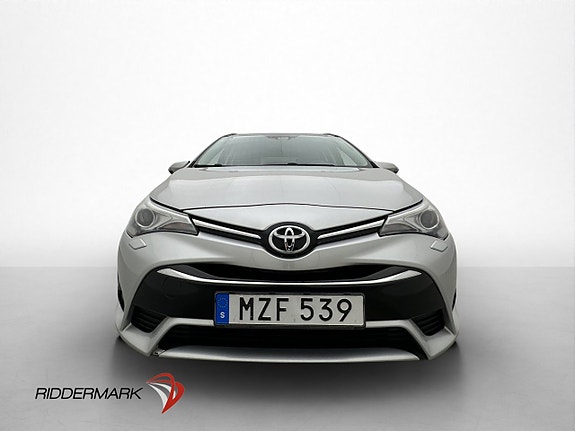 Toyota Avensis 2 of 5