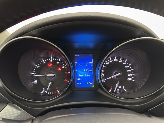 Toyota Avensis 25 of 30