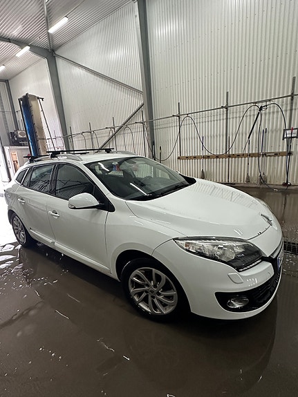 Renault Megane III 2 of 5