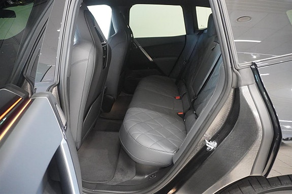 BMW iX 10 of 18