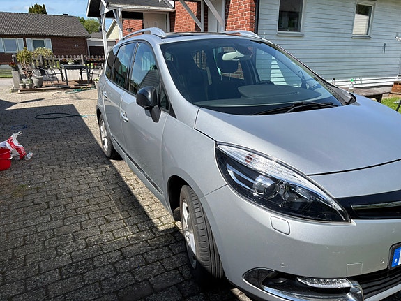 Renault Grand Scenic III 4 of 5