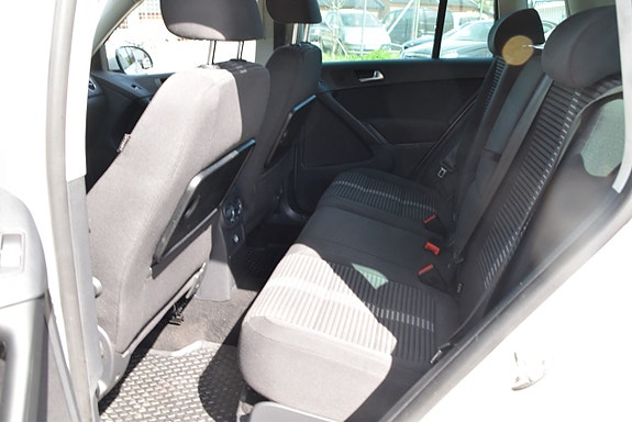 Volkswagen Tiguan 10 of 23