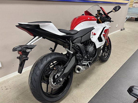 Yamaha YZF-R7 70th 9 of 9