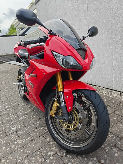 Triumph Daytona 675 2 of 5
