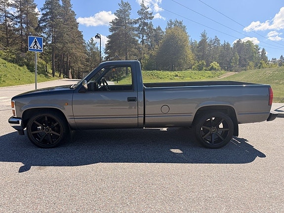 Chevrolet Pick-Up 2 of 5