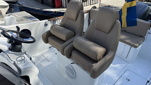 Jeanneau Cap Camarat 7.5CC / Yamaha F225 - 14 HÖSTRPIS ! 7 of 12