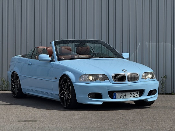 BMW 330Ci 2 of 5