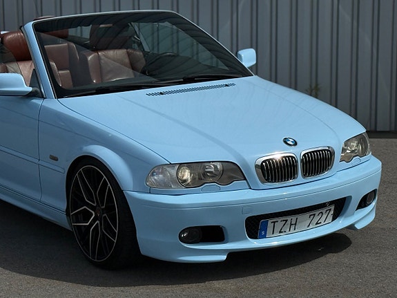 BMW 330Ci 4 of 5