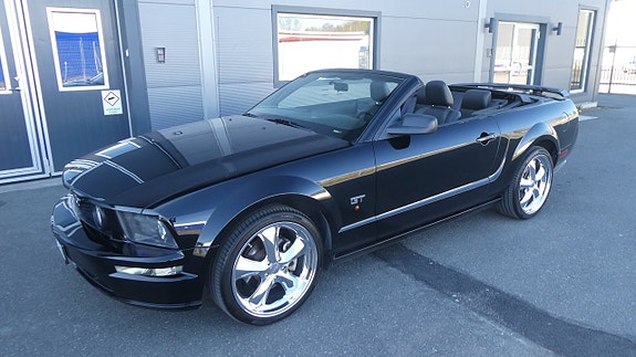 Ford Mustang 3 of 16
