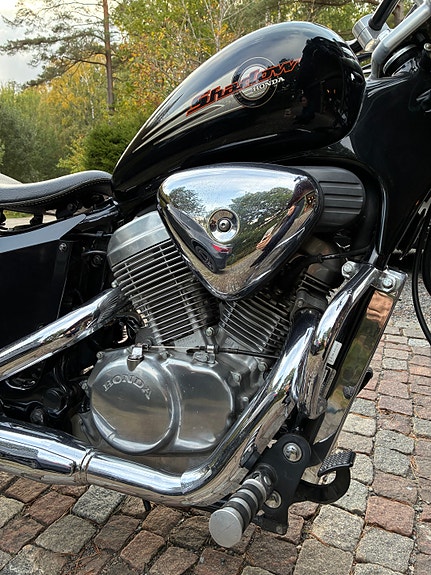 Honda VT600C Shadow 4 of 6
