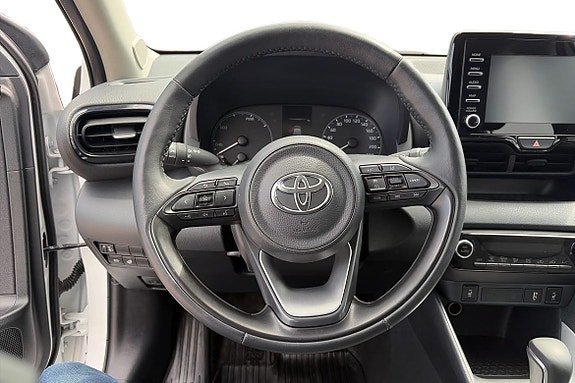 Toyota Yaris 11 of 11