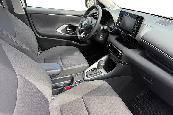 Toyota Yaris 8 of 11