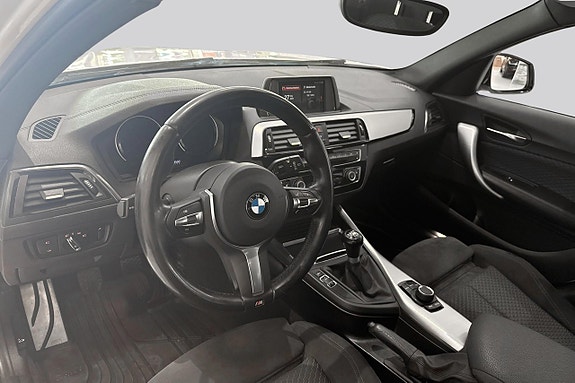BMW 118i 10 of 15