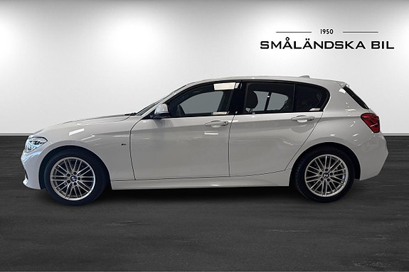 BMW 118i 4 of 5