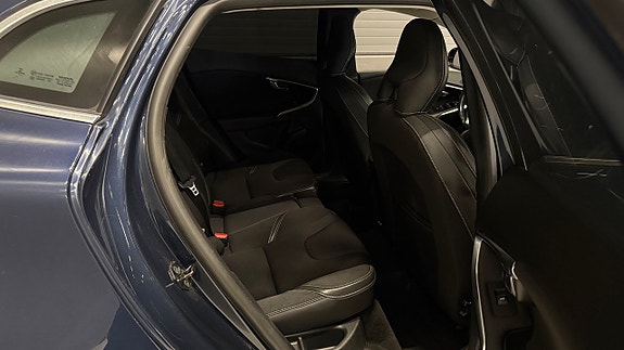 Volvo V40 14 of 27