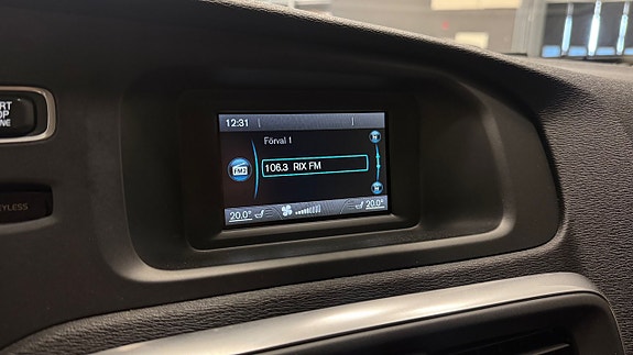 Volvo V40 21 of 27