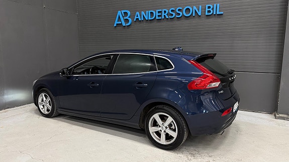 Volvo V40 7 of 27