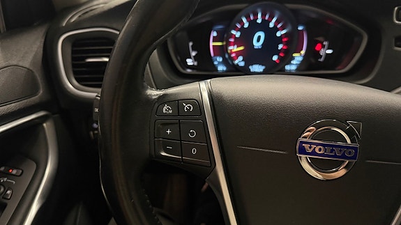 Volvo V40 24 of 27