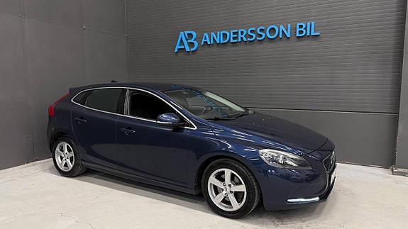 Volvo V40 4 of 27