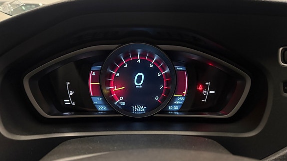 Volvo V40 23 of 27