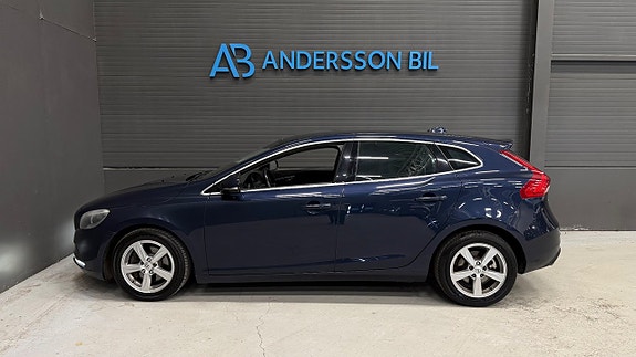 Volvo V40 6 of 27