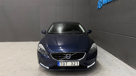 Volvo V40 9 of 27
