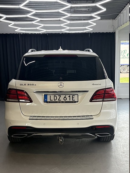 Mercedes-Benz GLE350 d 10 of 14