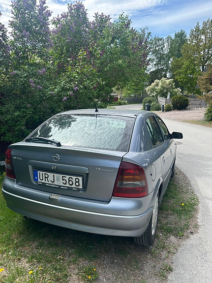 Opel Astra 2 of 4