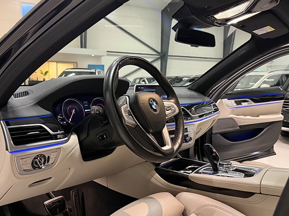 BMW 740Le 13 of 29