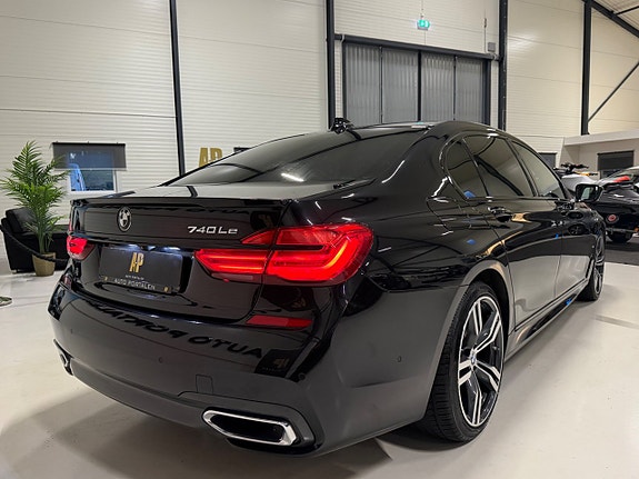 BMW 740Le 7 of 29