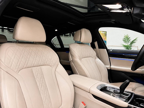 BMW 740Le 10 of 29