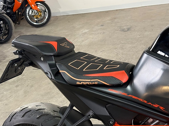 KTM 1290 Super Duke R 1.3 V-twin räntekampanj 3,45% 10 of 12