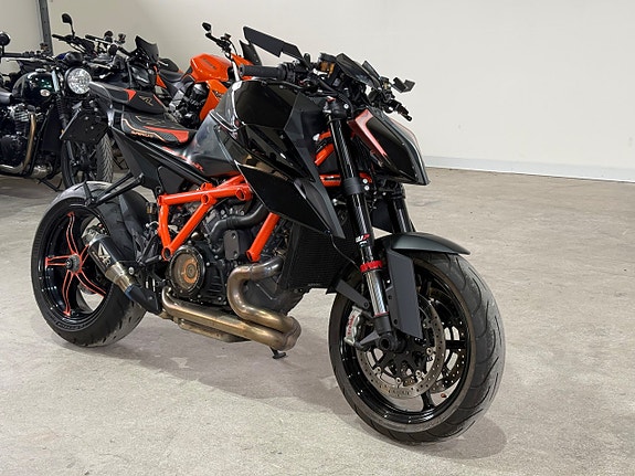 KTM 1290 Super Duke R 1.3 V-twin räntekampanj 3,45% 2 of 12