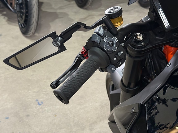 KTM 1290 Super Duke R 1.3 V-twin räntekampanj 3,45% 11 of 12
