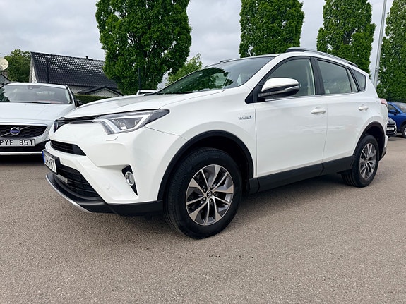 Toyota RAV4 12 of 28