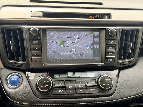 Toyota RAV4 24 of 28