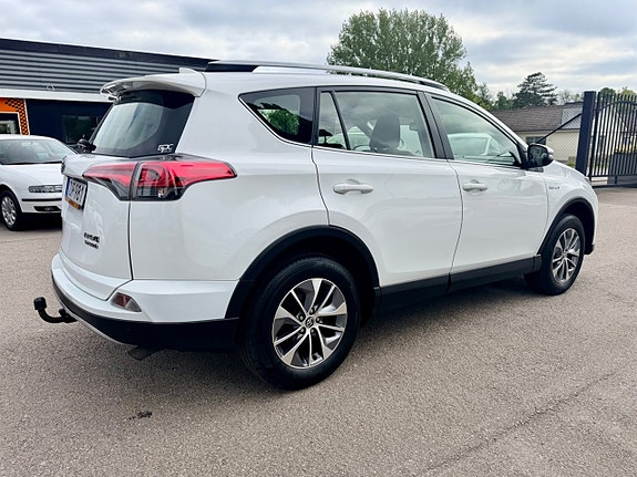 Toyota RAV4 5 of 5