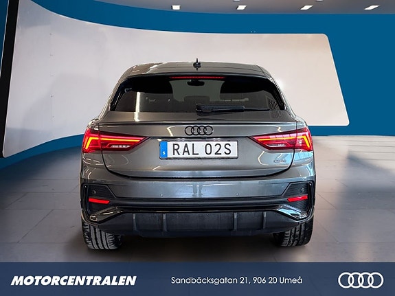 Audi Q3 4 of 5