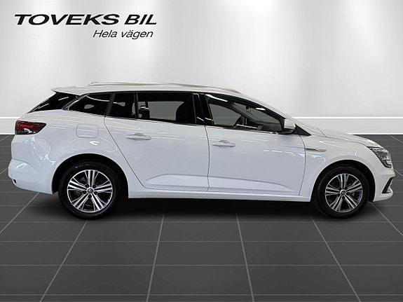 Renault Megane IV 3 of 5