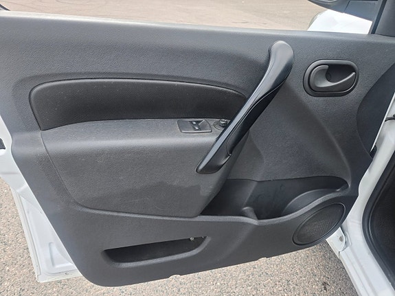 Renault Kangoo Express 18 of 23