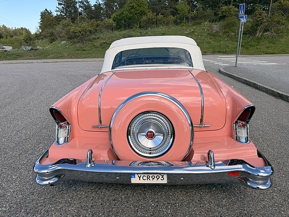 Buick Roadmaster 3 of 5