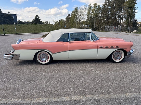Buick Roadmaster 4 of 5
