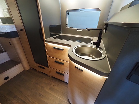 Knaus L!ve Wave 700 MEG Platinum Selection Mässerbjudande  I AUT I L-soffa I Truma 6 Diesel 10 of 21