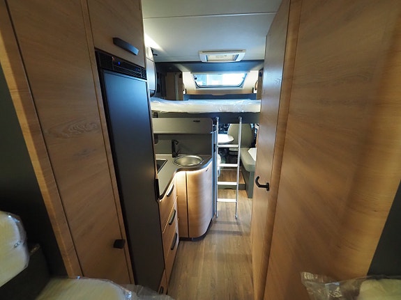 Knaus L!ve Wave 700 MEG Platinum Selection Mässerbjudande  I AUT I L-soffa I Truma 6 Diesel 14 of 21
